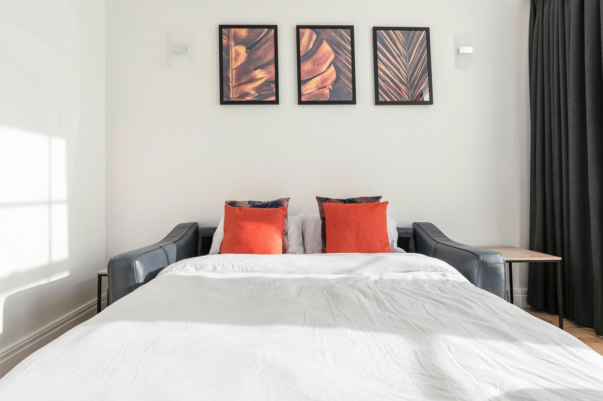 Modern Aptmt, 2 Stops To Central London, Smart Lock, Netflix Ealing Exterior photo