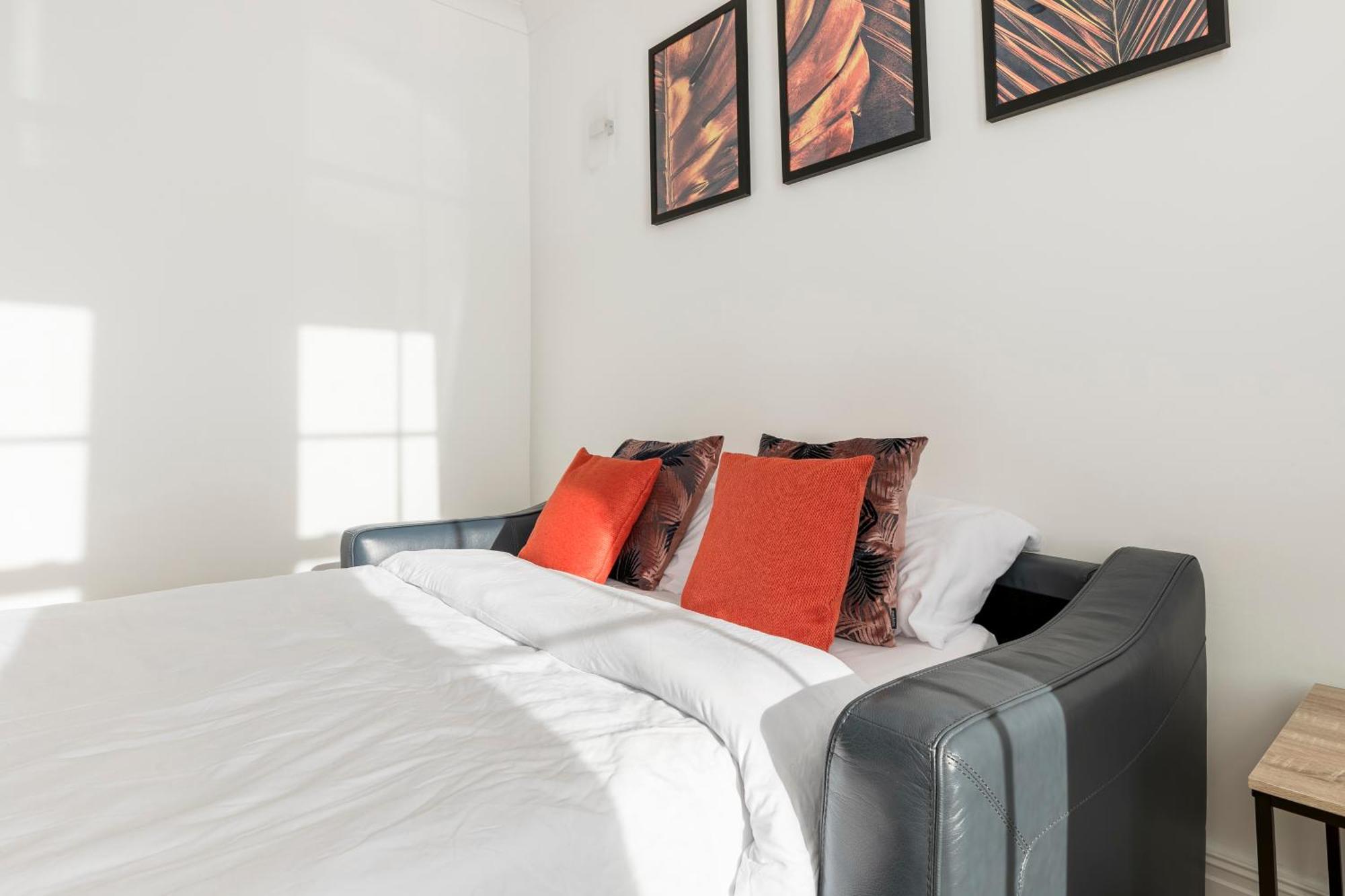 Modern Aptmt, 2 Stops To Central London, Smart Lock, Netflix Ealing Exterior photo